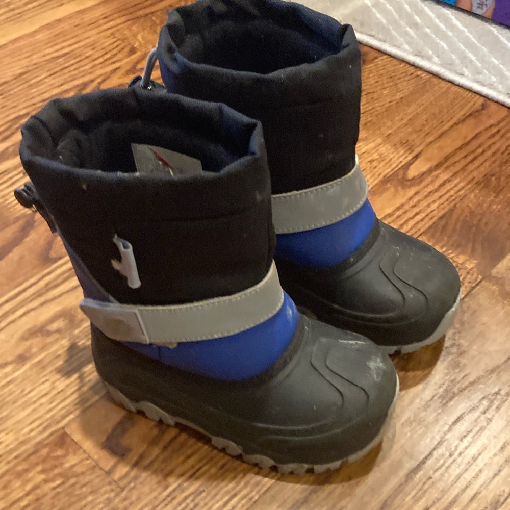 Zella size 9C - Kids Black and Blue Winter Boots with Velcro